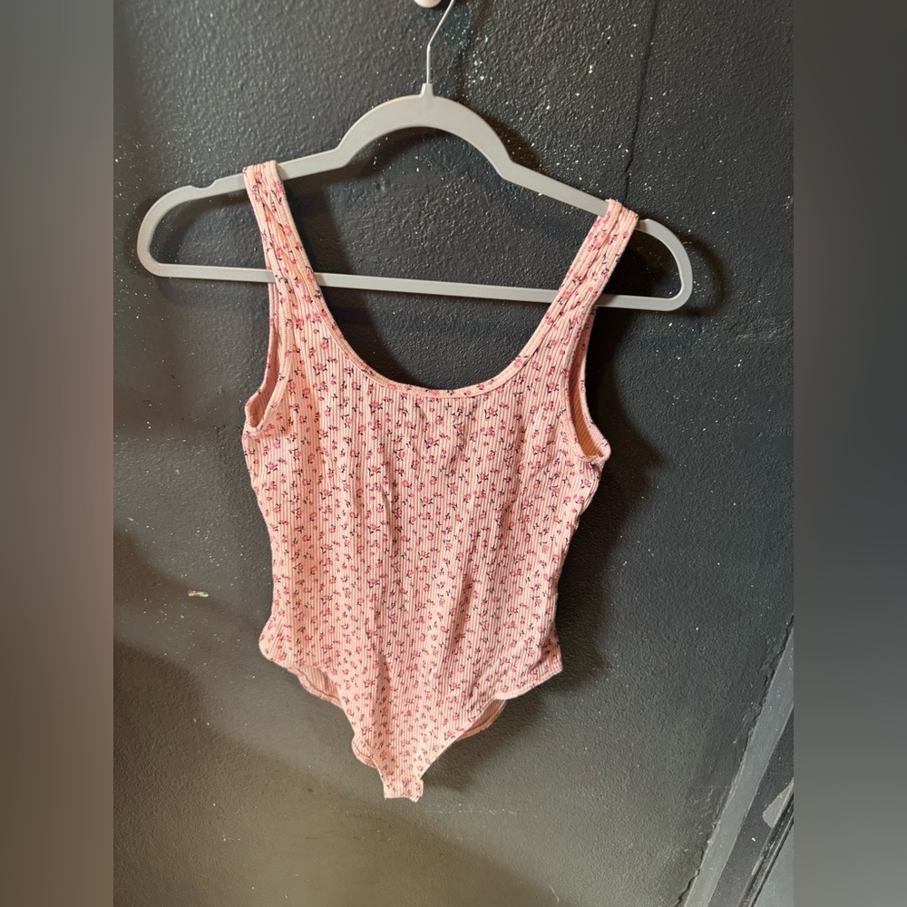 Old Navy Light Pink Floral Tank Body Suit Size Large‎